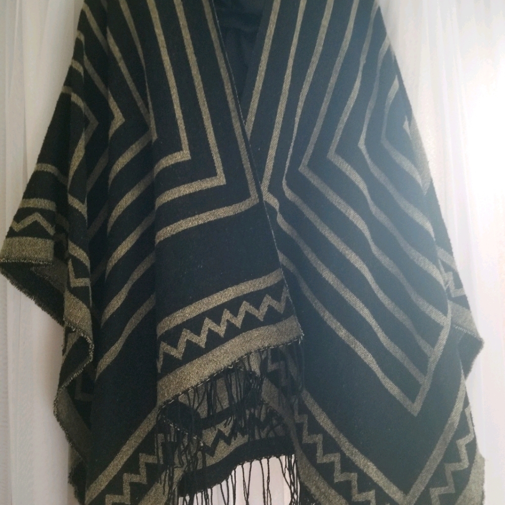 Artizia Shawl